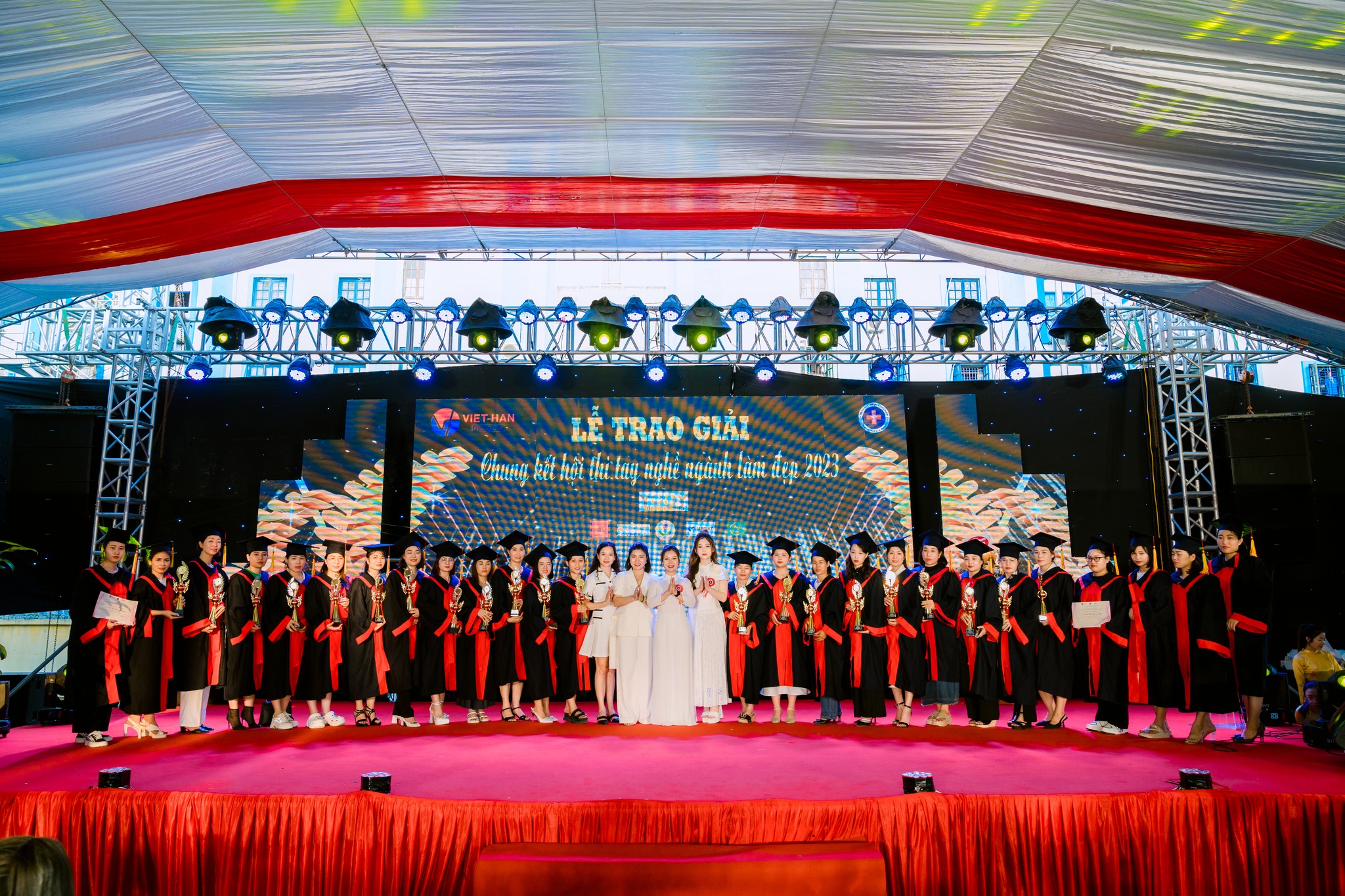 Lễ trao giải hội thi tay nghề làm đẹp